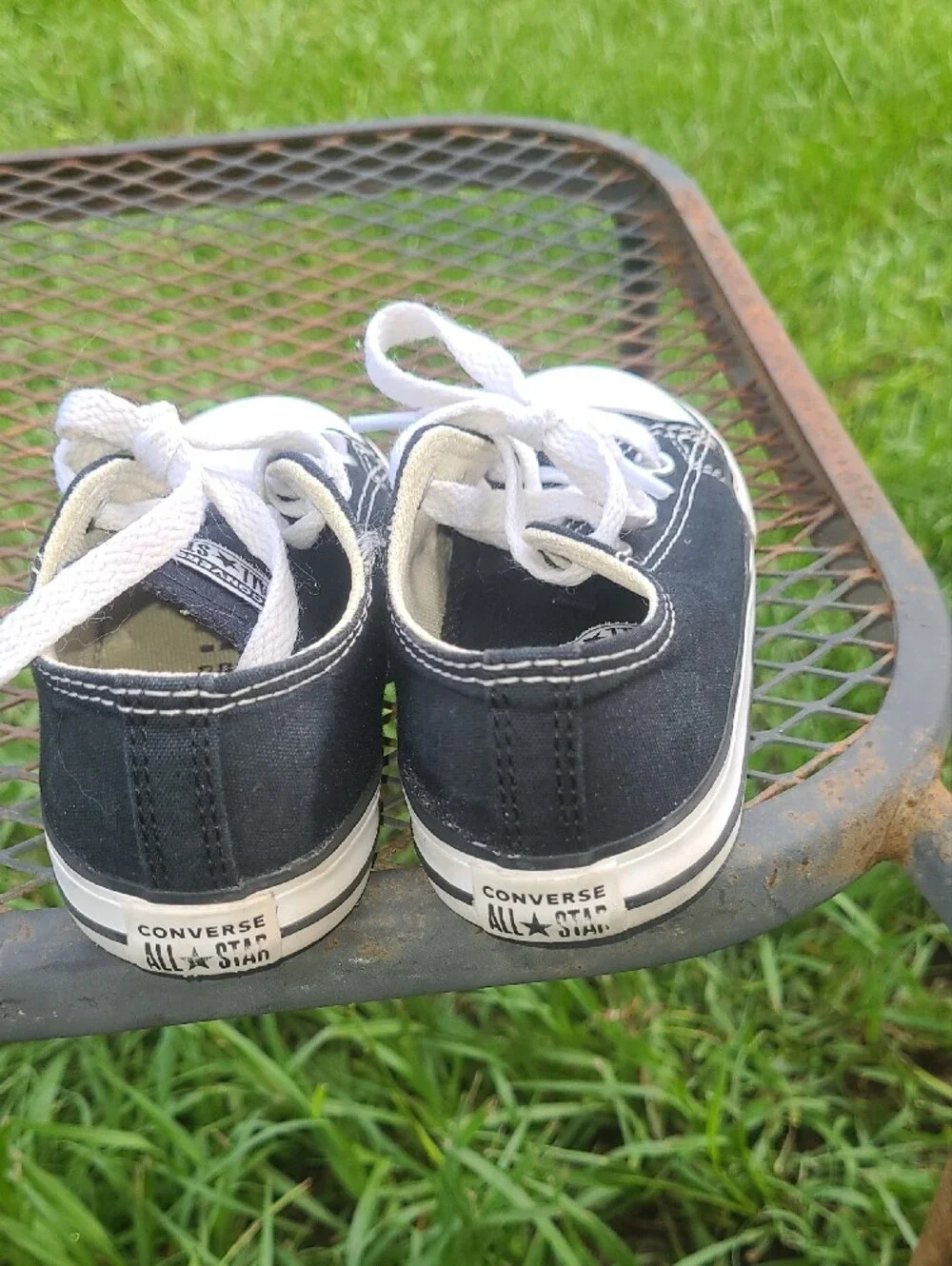 Converse Kids Black & White Low Top Sneakers Size 9
